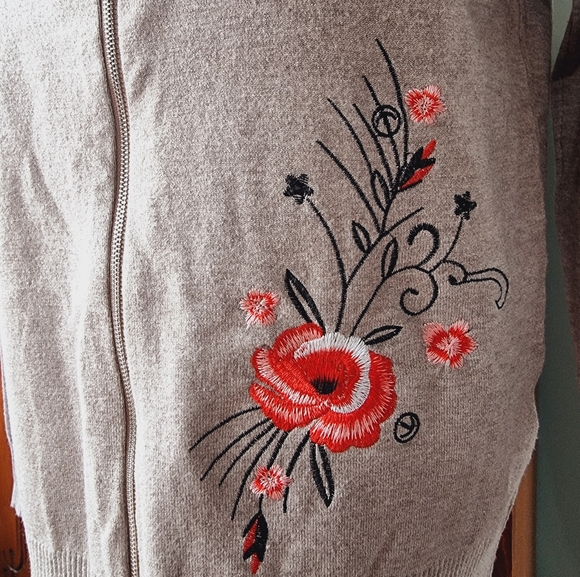3/$40 Sale! Milano Embroidered Zip-Up Sweater with Hood 🌺 - Picture 7 of 8